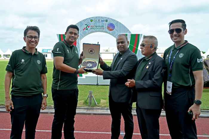 Screenshot_2025-11-14-21-54-22-07_99c04817c0de5652397fc8b56c3b3817 Gubernur Sumut, Bobby Nasution membuka Kejuaraan Atletik Asia Tenggara U18 & U20 Tahun 2025 yang diselenggarakan di Stadion Madya Atletik Sumut, Sumut Sport Center, Kabupaten Deli Serdang, Jum'at (14/11/2025).