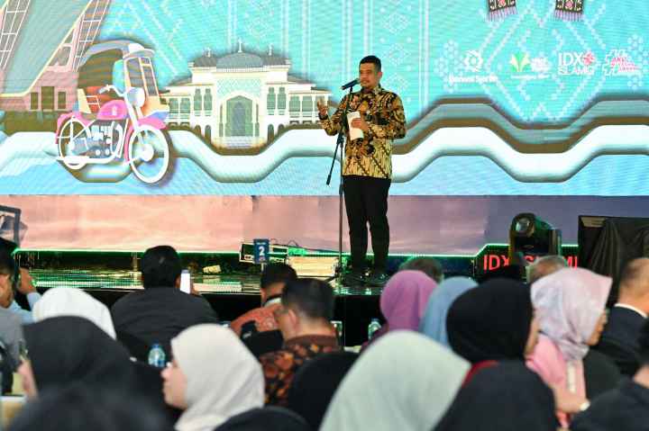Gubernur Sumut, Bobby Nasution menghadiri Medan Sharia Investor City yang diselenggarakan oleh IDX Bursa Efek Indonesia di Grand Ballroom Hotel JW Marriot, Jalan Putri Hijau, Medan, Jum'at (21/11/2025).