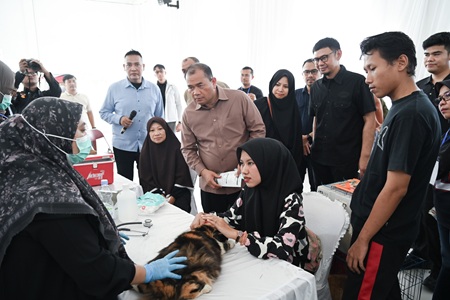PjSekdaProvSU_Bulan Bakti Peternakan Sumut2026_World Rabies Day 2.jpg Penjabat (Pj) Sekretaris Daerah Provinsi Sumut Timur Tumanggor membuka Bulan Bakti Peternakan dan World Rabies Day (WRD) tingkat Sumatera Utara Tahun 2026 di Lapangan Astaka Medan Sport Center, Jalan Wiiliam Iskandar Kabupaten Deliserdang, Sabtu (26/9/2026). Foto/Diskominfo Sumut