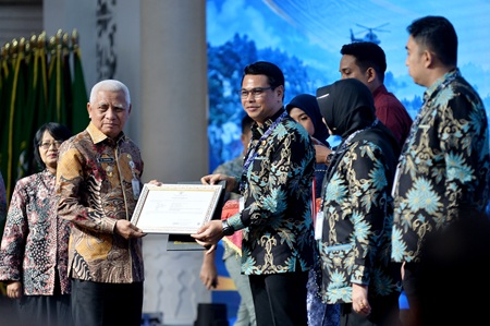 Wagubsu tutup PKN 2026 (2).jpg Wakil Gubernur Sumatera Utara (Sumut) Surya secara resmi menutup Pelatihan Kepemimpinan Nasional (PKN) Tingkat II Angkatan XII Tahun 2026 di Aula Raja Inal Siregar Kantor Gubernur Sumut Jalan Diponegoro Kota Medan, Jumat (25/9/2026). Pelatihan ini diikuti oleh para peserta yang berasal dari berbagai instansi serta sejumlah Kabupaten/Kota di Sumatera Utara dan luar daerah. Foto/Diskominfo Sumut
