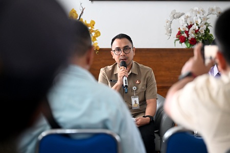Pemerintah Provinsi Sumatera Utara (Sumut) melalui Kepala Biro Ekonomi Setdaprovsu Evan Botung Daulay melakukan Konferensi Pers terkait penanganan inflasi Pemrov Sumut. Kegiatan ini difasilitasi Dinas Kominfo Sumut berlangsung di Lobby Dekranasda Lantai 1 Kantor Gubernur Sumut Jalan Diponegoro 30 Kota Medan, Selasa (6/10/2026). Foto/Diskominfo Sumut